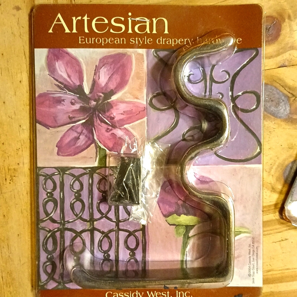 4 pieces Drapery Brackets Artisian European Style